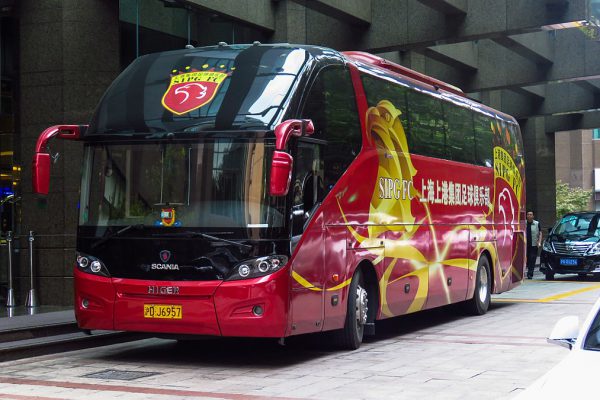 autobus 600x400 - Poznati fudbaleri u kineskim klubovima: u čemu je stvar?